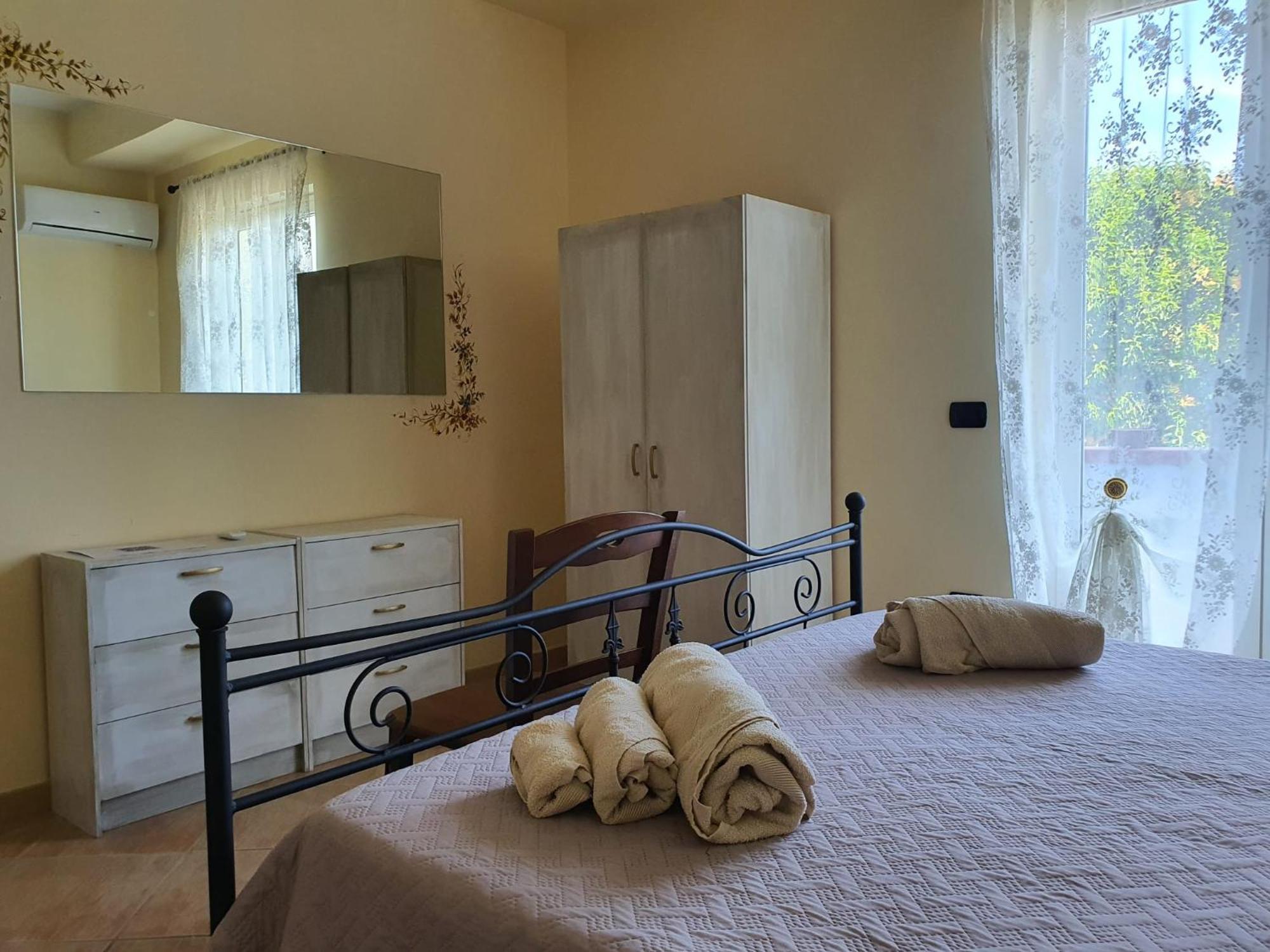 Libro Di Sogni - B&B Letterario Caserta Vecchia Eksteriør billede